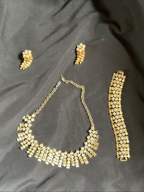 Sarah Coventry Gold & Clear Crystal Necklace, Bracelet & Earring Set